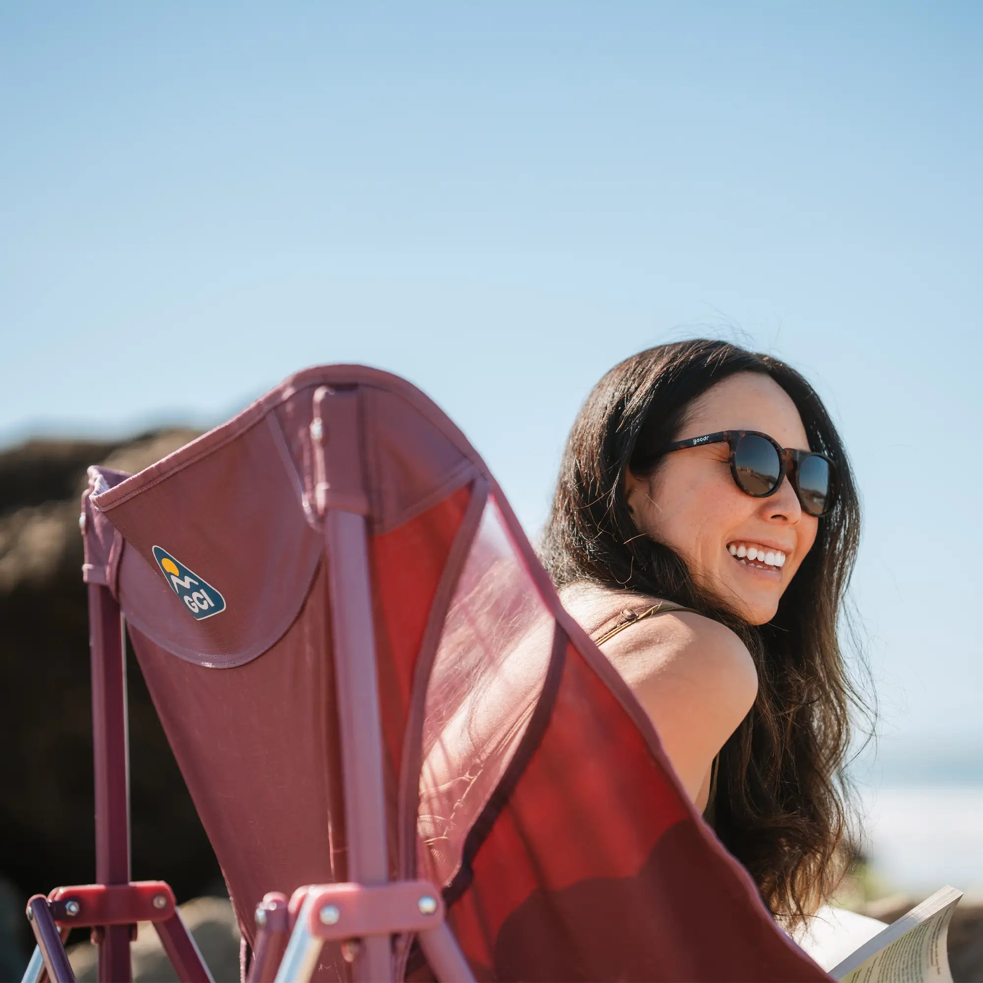 Heavy-Duty Freestyle Pod Rocker Elite - Choice 832 - Heavy-Duty Kickback Rocker with Beverage Holder Detail