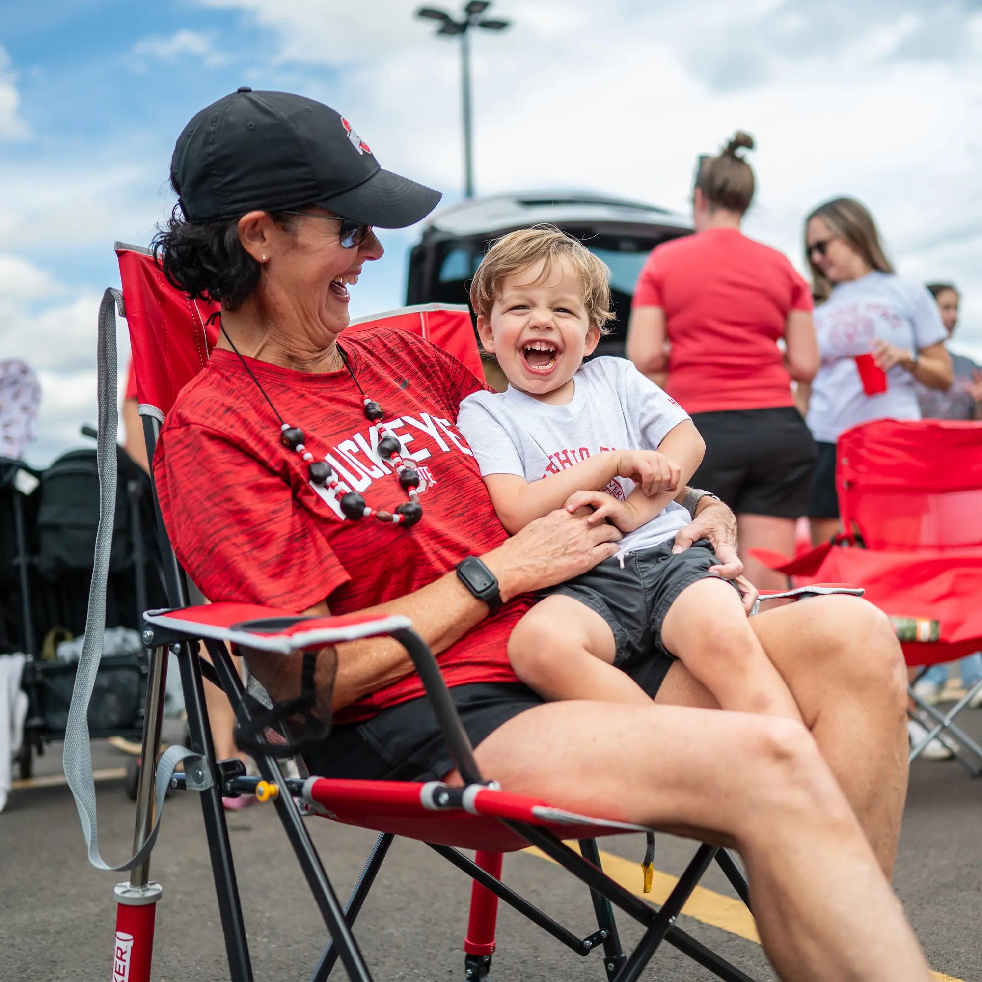 Smooth Motion College Comfort Pro Rocker - Ohio State Buckeyes - Choice 676 - Patented Spring-Action Rocking Chair for Camping Detail
