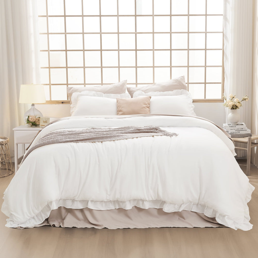 Luxurious Quilted Queen Comforter Set White, 3 Pieces Soft Fluffy Farmhouse Ruffle Bedding Comforter Sets for Queen Bed, All Season Lig... - Luxurious Quilted Duvet Cover Set Detail