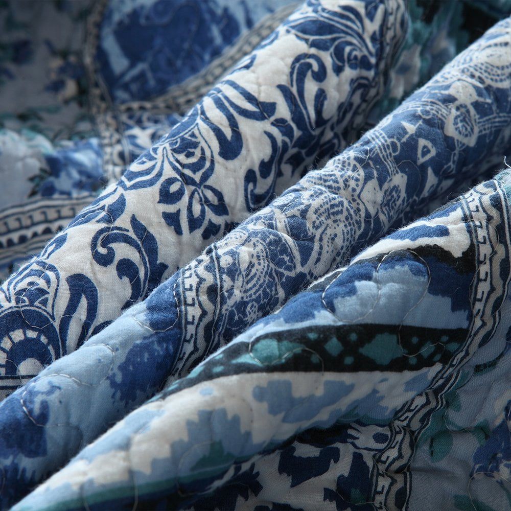 Hypoallergenic Cloud Quilt Comforter Cotton Bedding Set With Shams, Vintage Blue, King - Cloud-Like Soft Lightweight Bed Comforter Detail