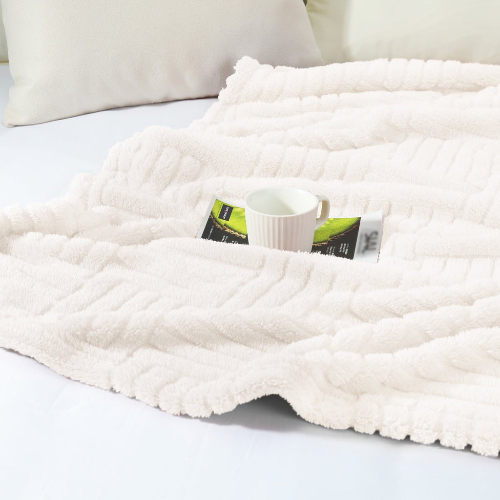 Reversible Sherpa Fluffy Fleece Throw Blanket 50"x60" for Couch, Bed, Sofa, Fuzzy Soft Cozy Throw with Decorative Jacquard Pattern for ... - Lightweight Plush Warm Blanket for All Seasons Detail