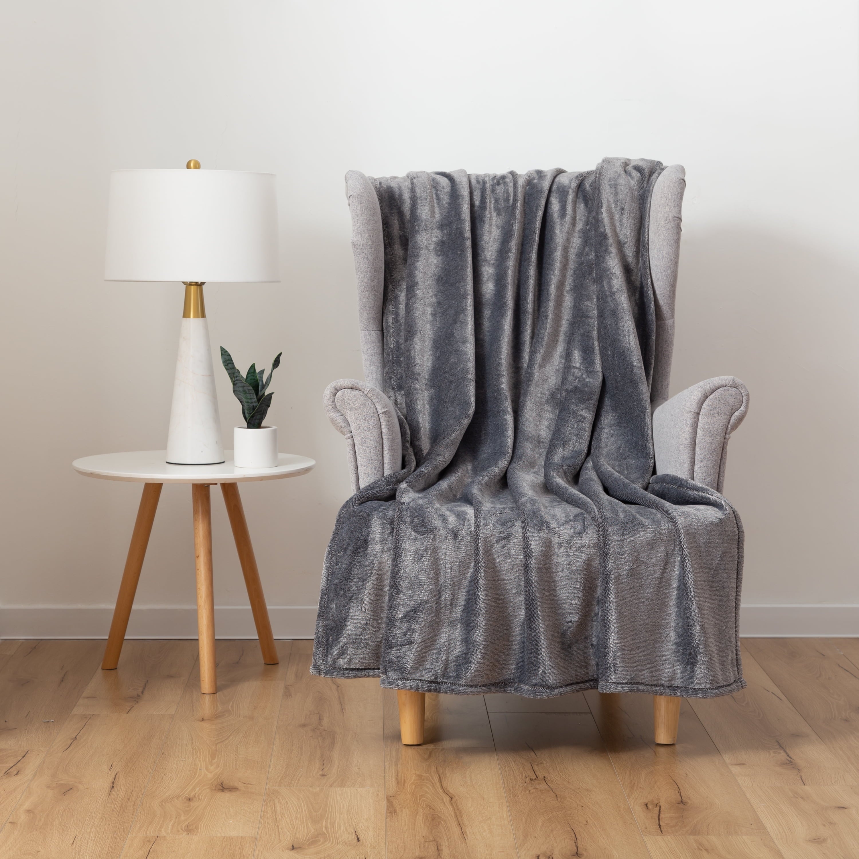 Decorative Knitted Plush Heathered Soft Oversized Throw Blanket, Gray - Lightweight Plush Warm Blanket for All Seasons Detail