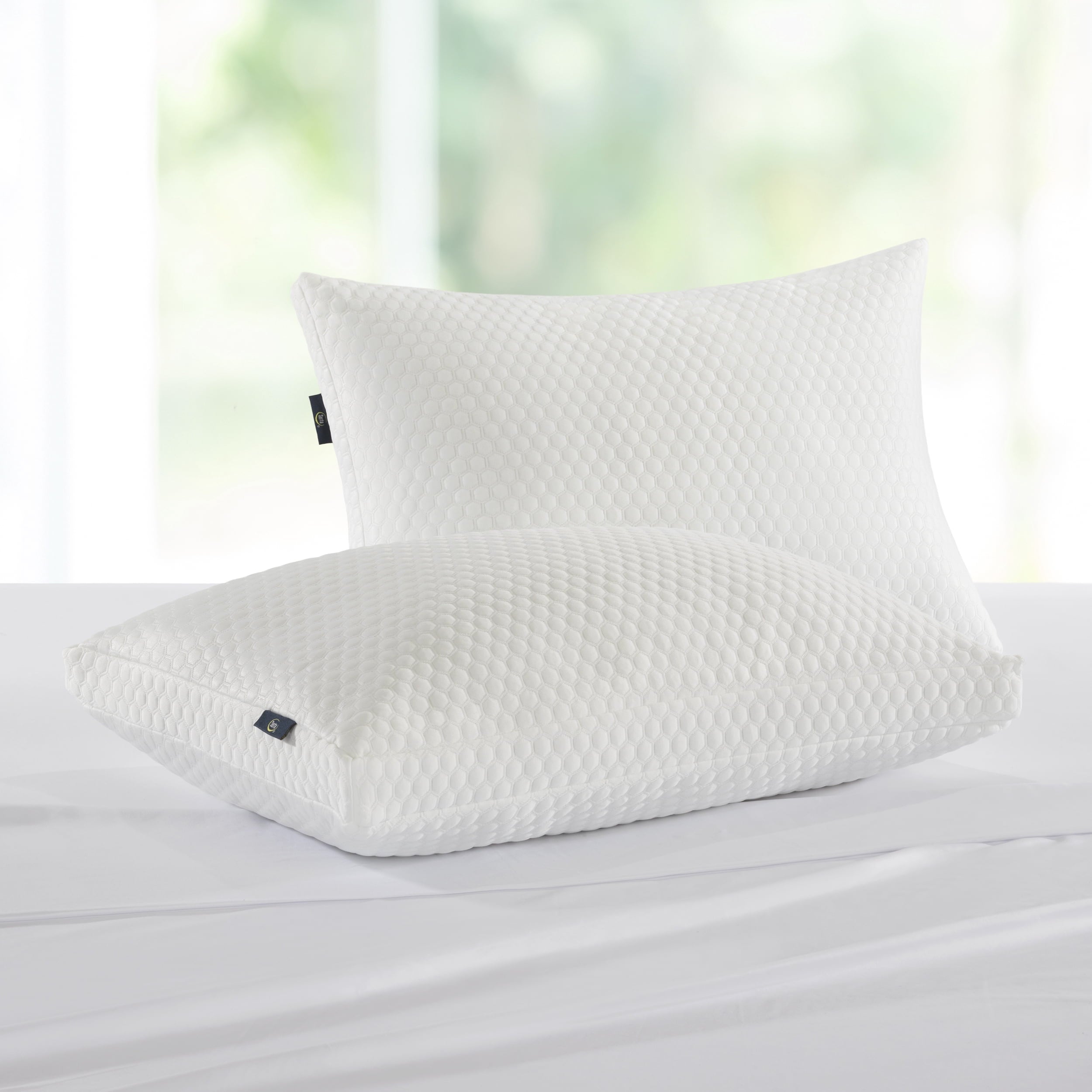 Decorative Plump Sleep Chill Standard/Queen Bed Pillow, Hypoallergenic Fill - Decorative Throw Pillow Cushion for Sofa & Bed Detail