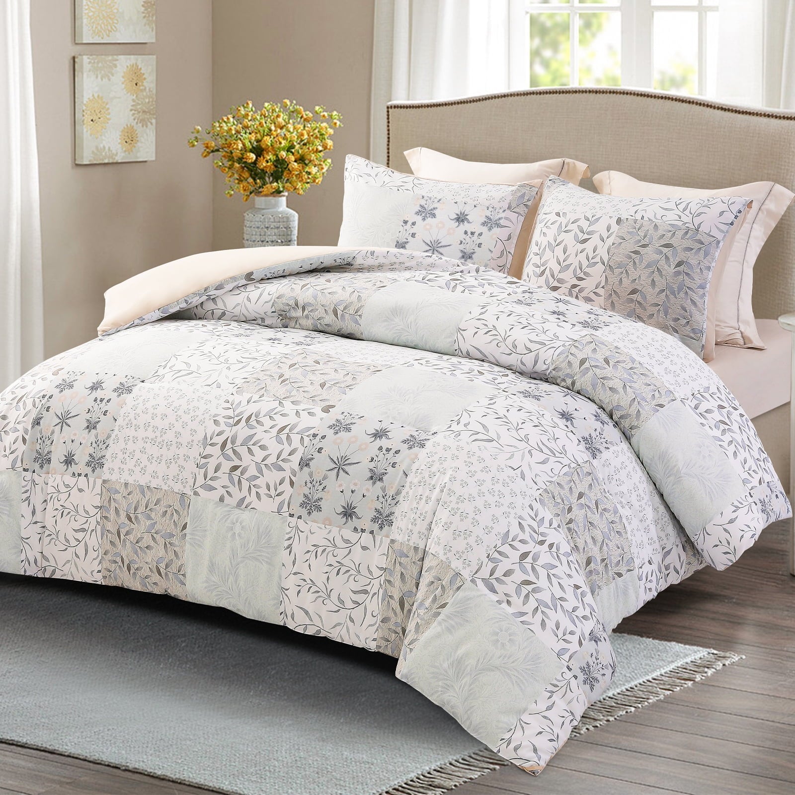 Fluffy Down Alternative 3-Piece Patchwork King Size Comforter Set, Microfiber Bedding Down Alternative Comforter for All Seasons with 2 Pillo... - Luxurious Quilted Duvet Cover Set Detail