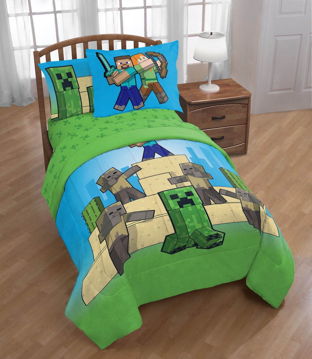 Fluffy Down Alternative Desert Mob Action 5 Piece Twin Size Kids Comforter Set with Sham - Gaming Bed Sets for Kids and Teens - Cloud-Like Soft Lightweight Bed Comforter Detail