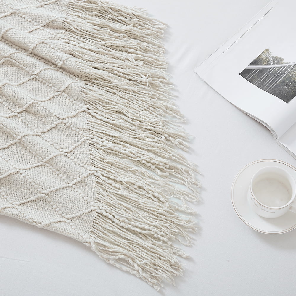 Cozy Fleece Rhombus Beige Throw Blanket, Soft and Lightweight, 50"x 60" - Super Soft Reversible Sherpa Flannel Blanket Detail