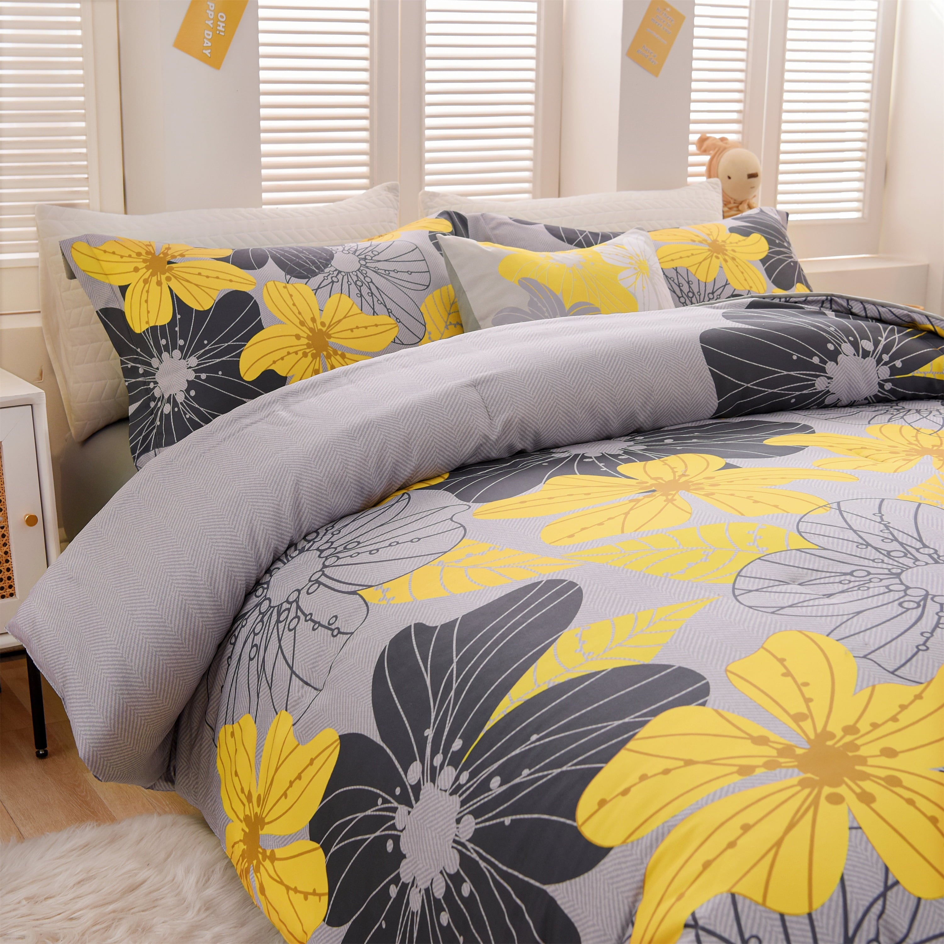 All-Season Yellow Floral Comforter Set Queen Flower Bed Set Adult Soft Botanical Boho Bedding Set - Luxurious Quilted Duvet Cover Set Detail
