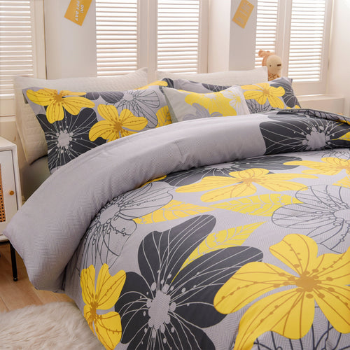 All-Season Yellow Floral Comforter Set Queen Flower Bed Set Adult Soft Botanical Boho Bedding Set - Luxurious Quilted Duvet Cover Set Detail