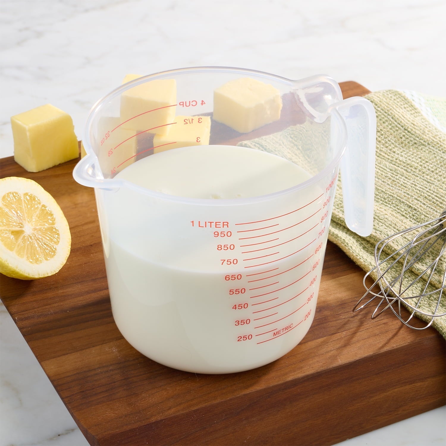 Premium Kitchen (12 pack) 4 Cup PP Plastic Measuring Cup, 32 oz, Clear - Innovative Kitchen Helper for Modern Cooking Detail