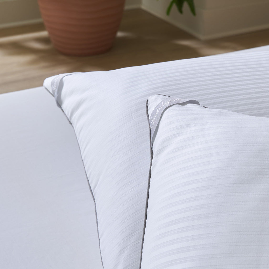Orthopedic Support Down Alternative Bed Pillow, Standard/Queen - Hotel Quality Plush Sleeping Pillows Detail