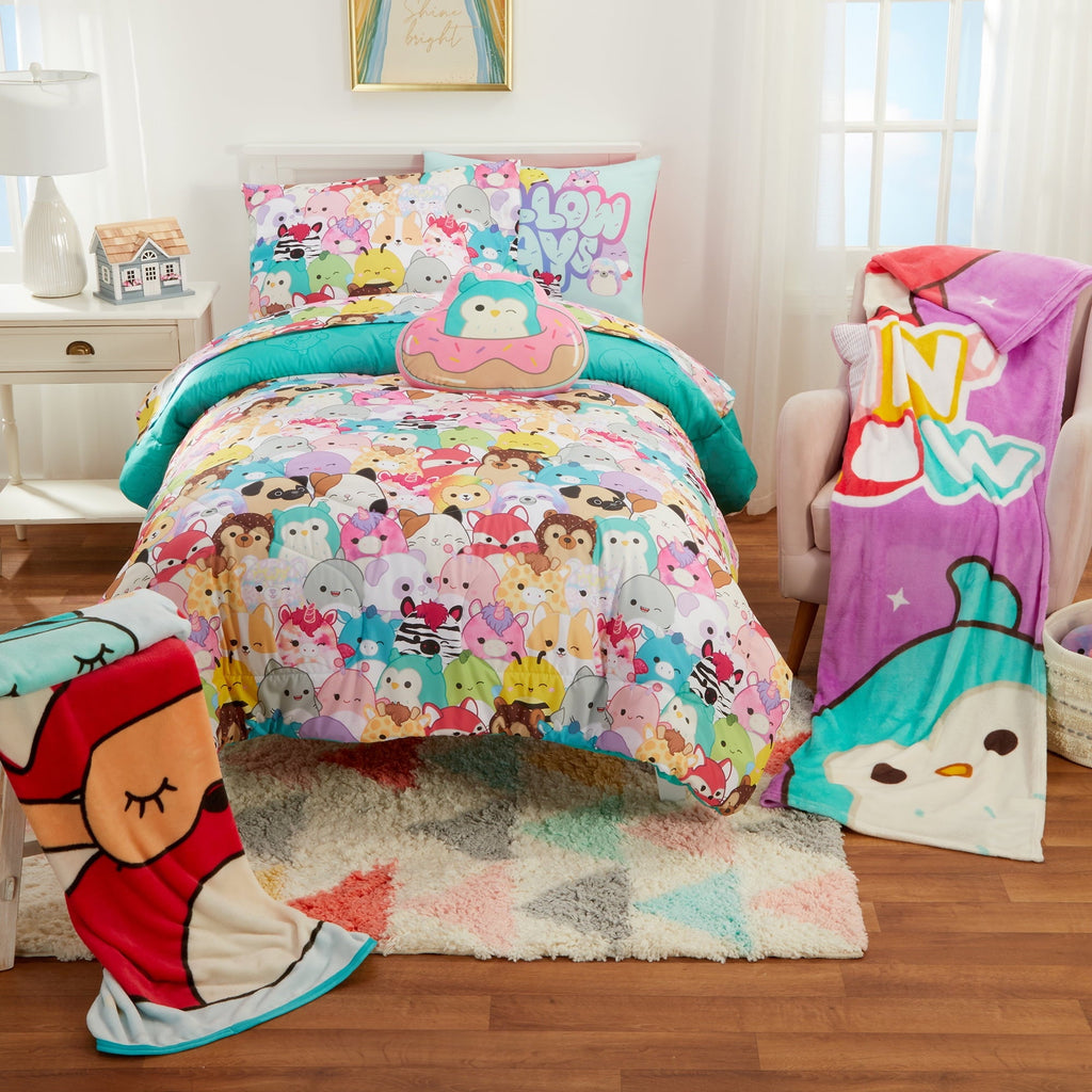 Heavyweight Warmth Squishmallows Kids 2 Piece Teal Blue Reversible Comforter and Pillowcase set, Twin/full - Cloud-Like Soft Lightweight Bed Comforter Detail
