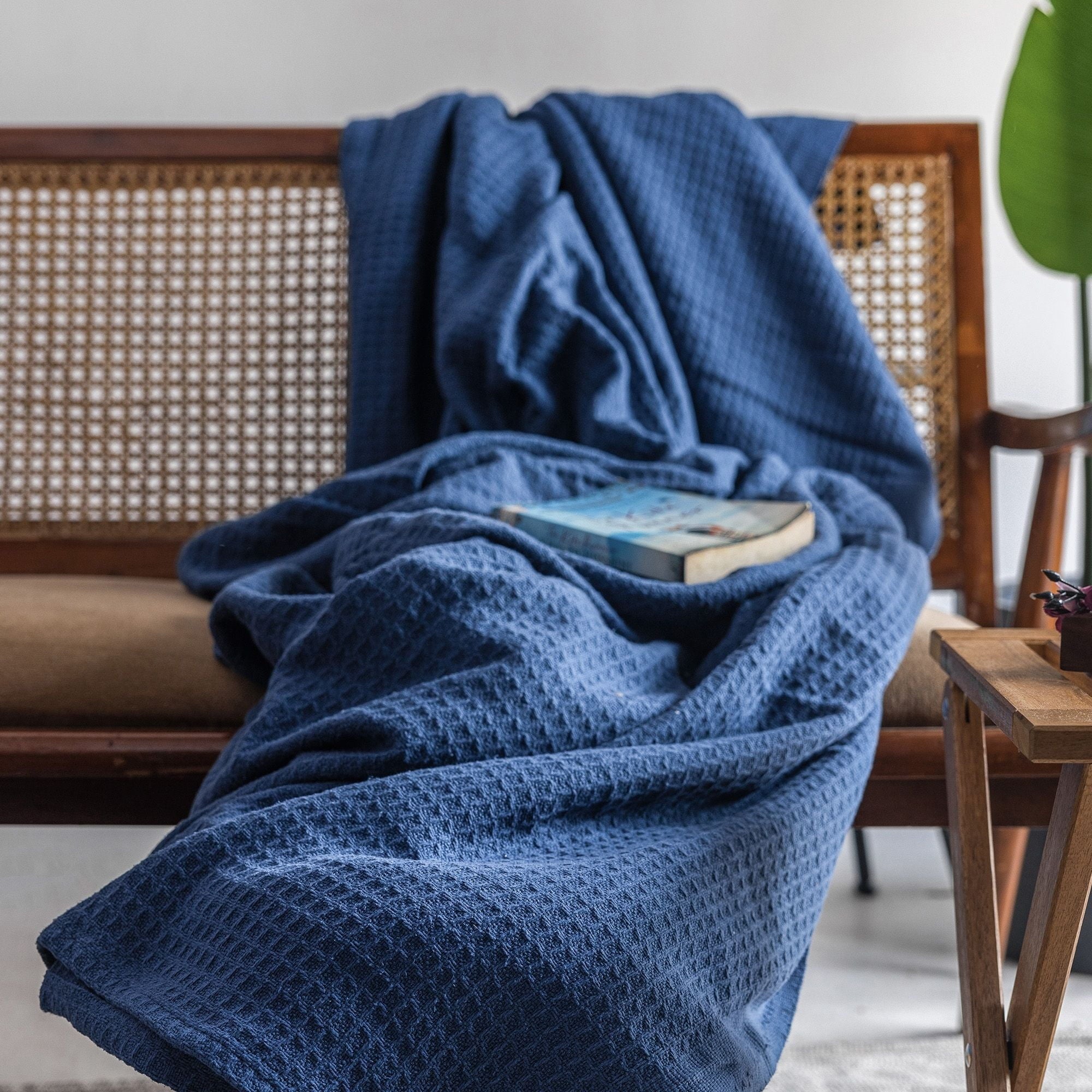Lightweight Warm Twin Waffle Throw Blanket for Couch (68" x 92"), 100% Cotton Throw Blankets for Bed, Waffle Blanket for Bed (Navy) - Super Soft Reversible Sherpa Flannel Blanket Detail