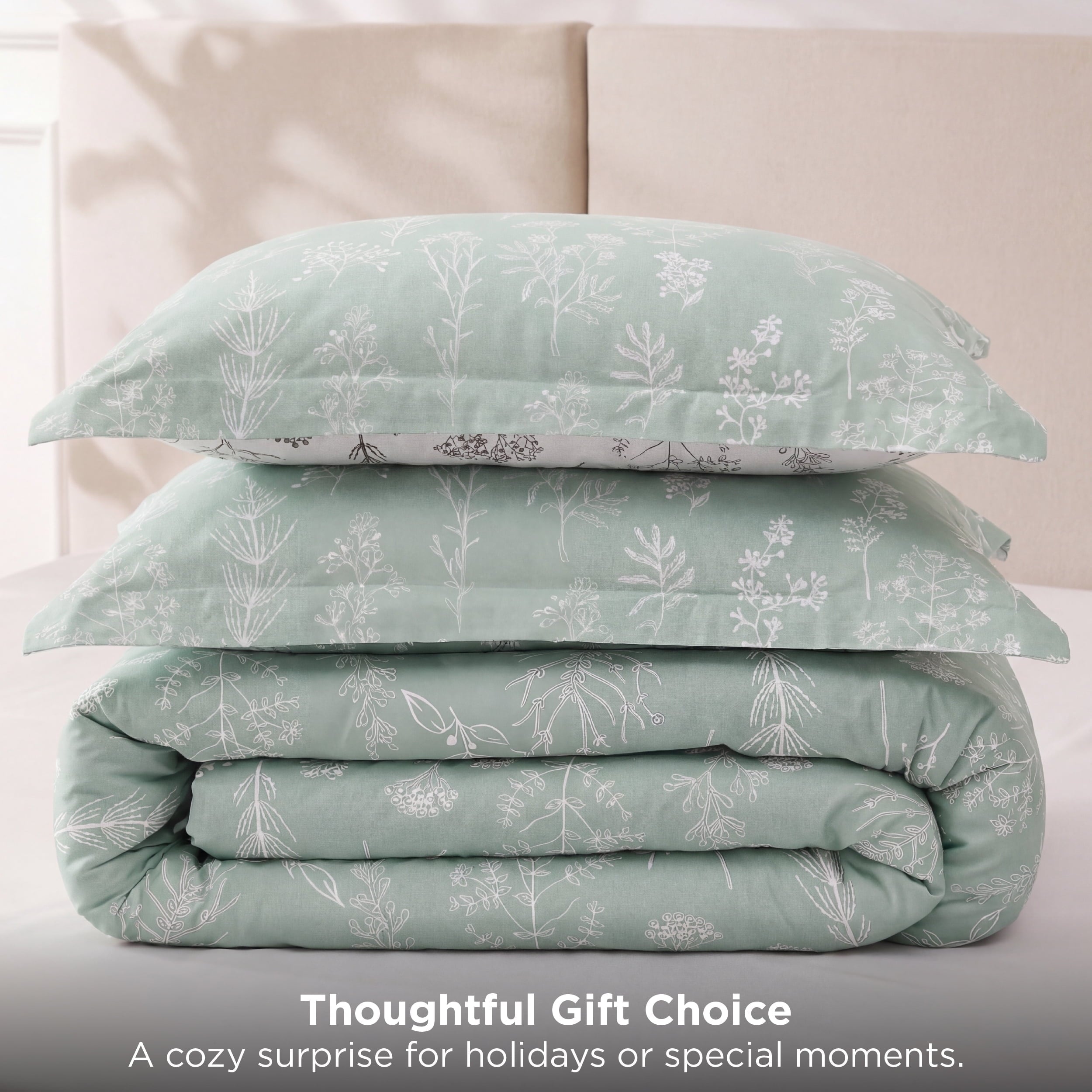 Fluffy Down Alternative 3 Pieces Sage Green Queen Size Comforter Sets, Cute Flowers Botanical Lightweight Soft Bedding Set with 2 Pillow Shams - Hypoallergenic Ultra-Fluffy Quilt for Winter Detail