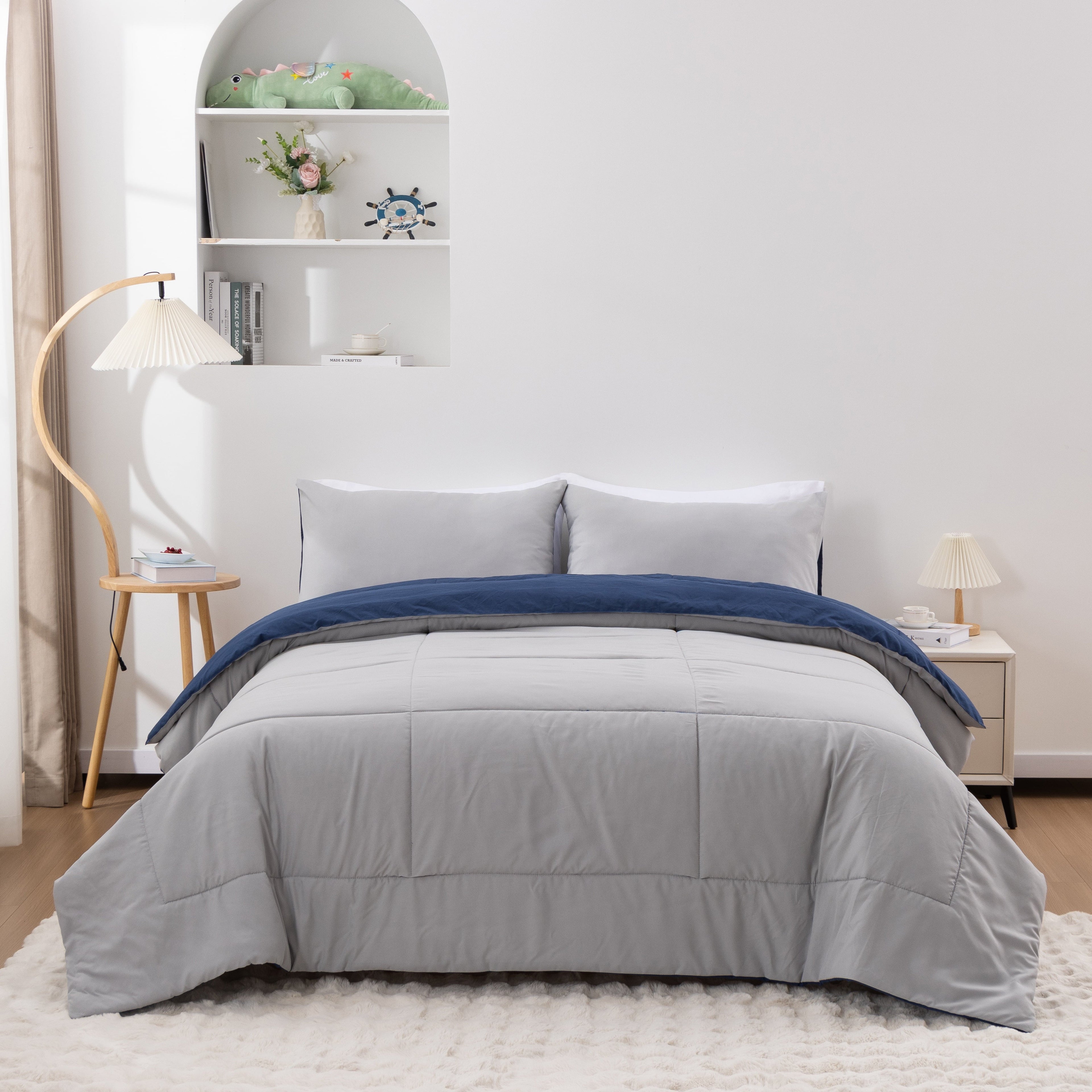 All-Season Queen Comforter Set All Season Reversible Bed Set with 2 Pillow Cases 3 Pieces Bedding Sets Down Alternative Blue/Gra... - Luxurious Quilted Duvet Cover Set Detail