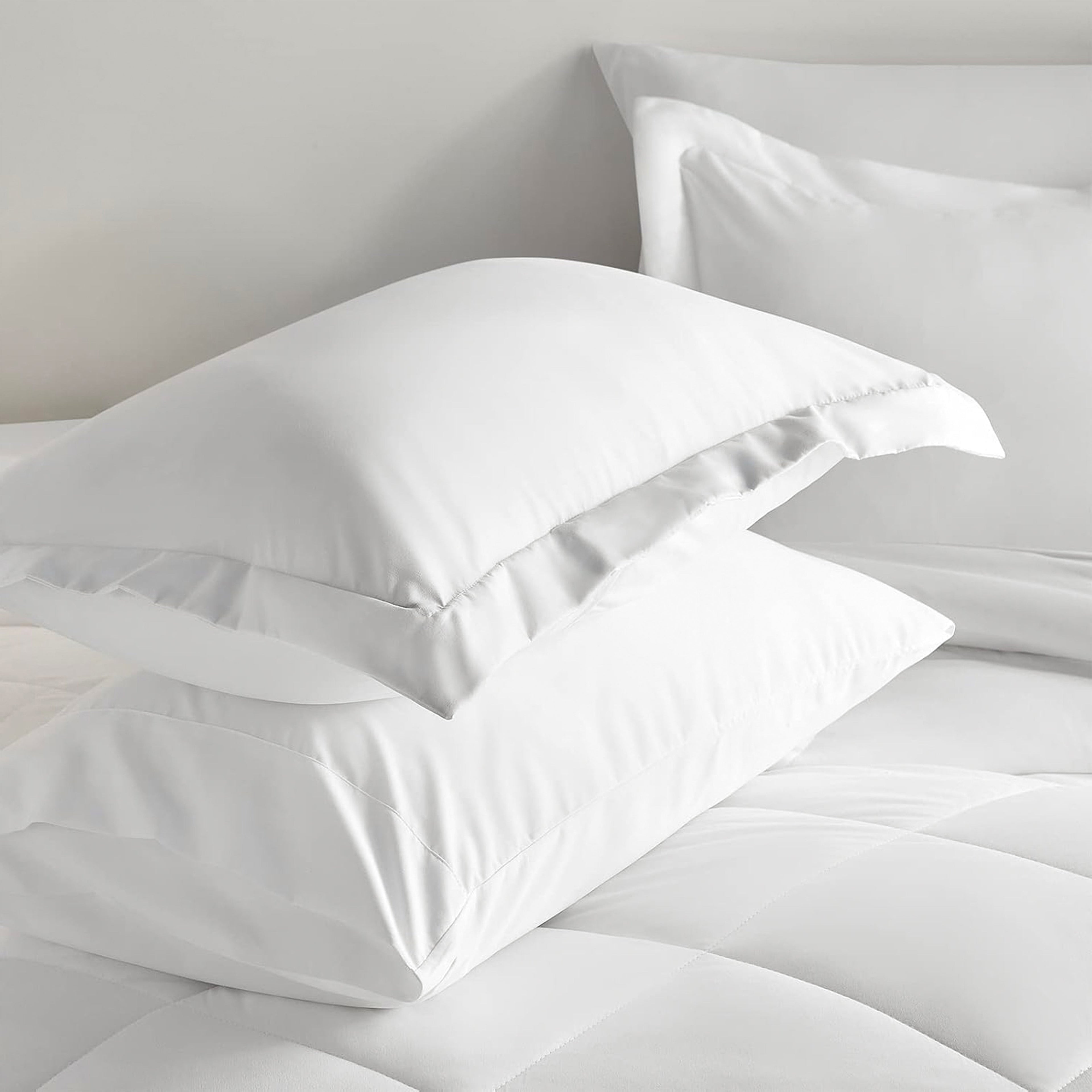 Luxurious Quilted Comforter Set 7-Piece Bed in a Bag - Adult, White, Queen - All-Season Down Alternative Comforter Insert Detail