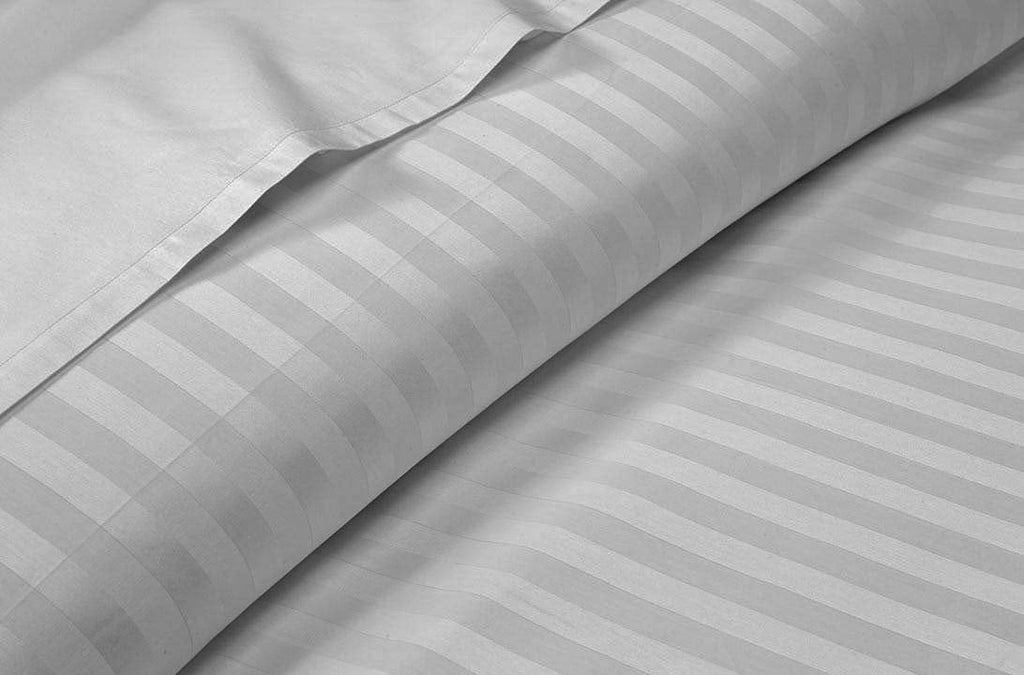 Wrinkle-Resistant 4 Piece 100% Egyptian Cotton Bed Sheets Set - Luxury Soft & Sheets - Deep Pocket of 16" Inch - Hotel Style Silky Bedd... - Luxury Bed Sheet Set with Deep Pockets Detail