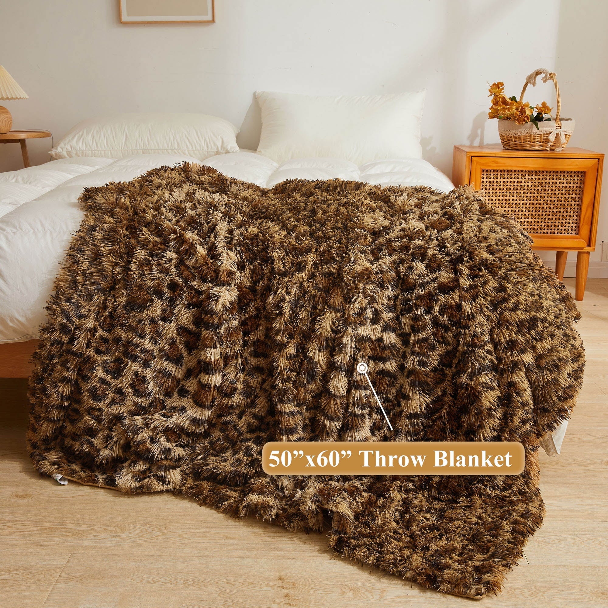 Lightweight Warm Luxury Faux Fur Leopard Print Throw, Soft 50x60 Cheetah Print Fluffy Blanket, Shaggy Plush Decorative Couch Throw, Cu... - Super Soft Reversible Sherpa Flannel Blanket Detail