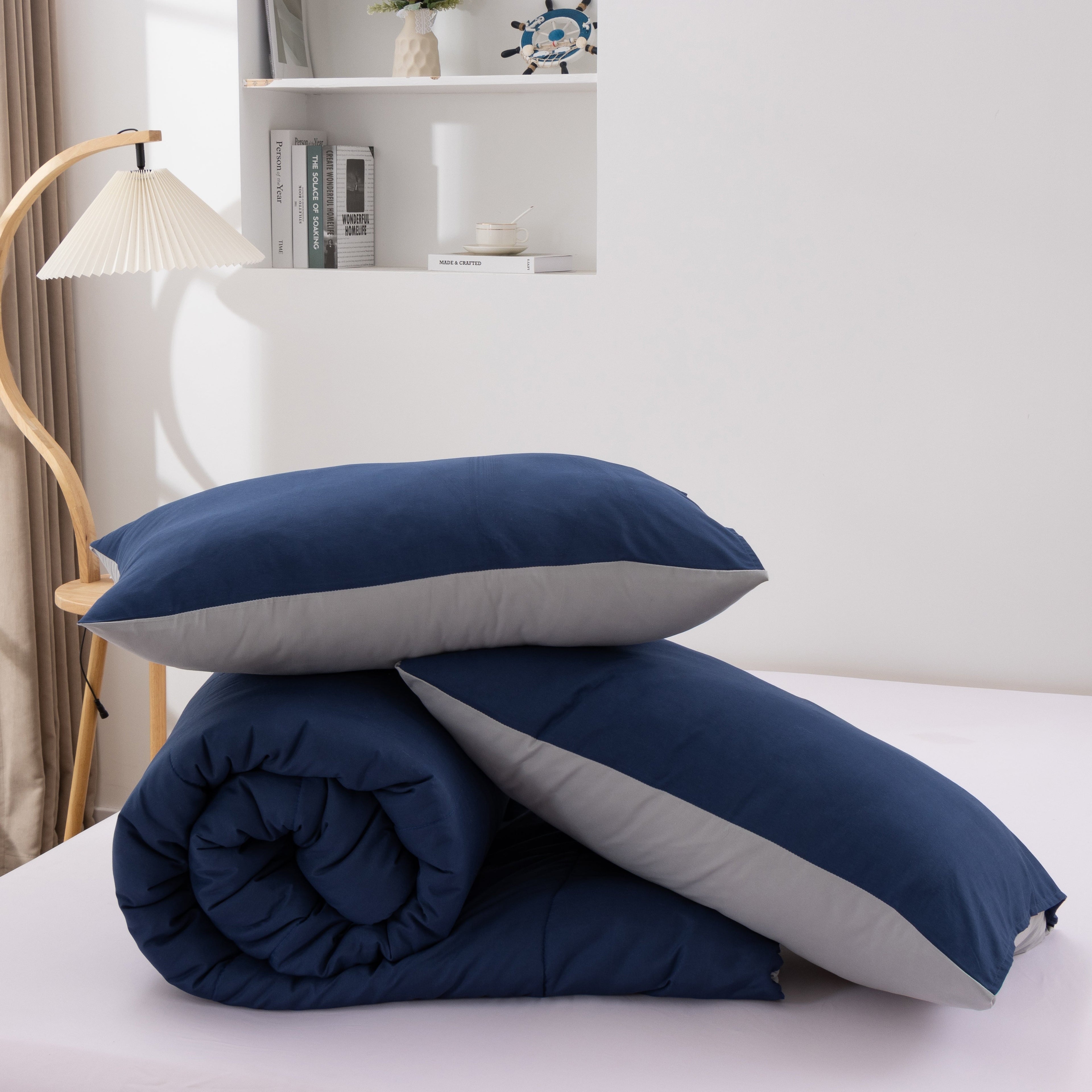 All-Season Queen Comforter Set All Season Reversible Bed Set with 2 Pillow Cases 3 Pieces Bedding Sets Down Alternative Blue/Gra... - Luxurious Quilted Duvet Cover Set Detail