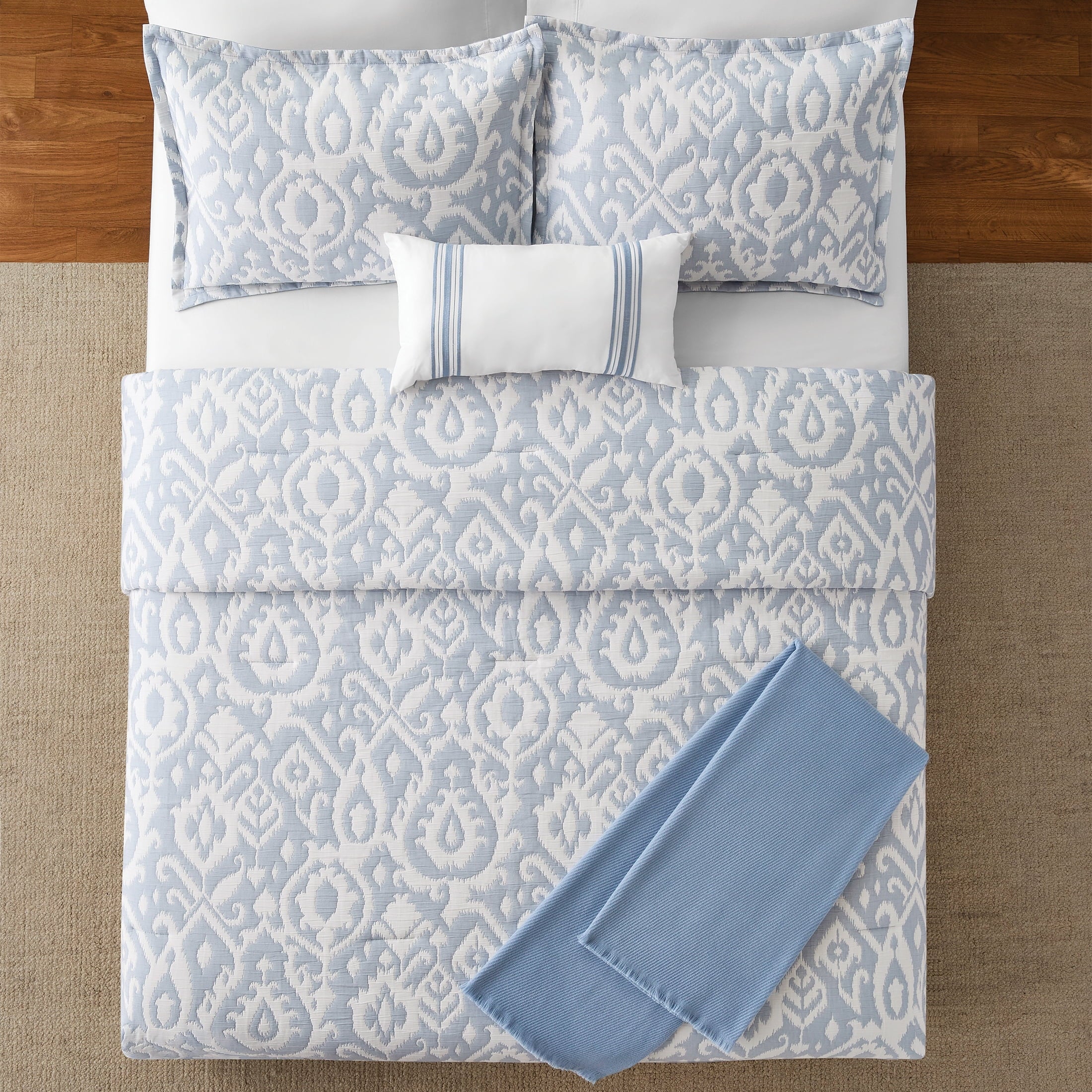 All-Season Full/Queen Comforter Set, All-Season, 5-Piece, Blue Matelasse Ikat - Hypoallergenic Ultra-Fluffy Quilt for Winter Detail