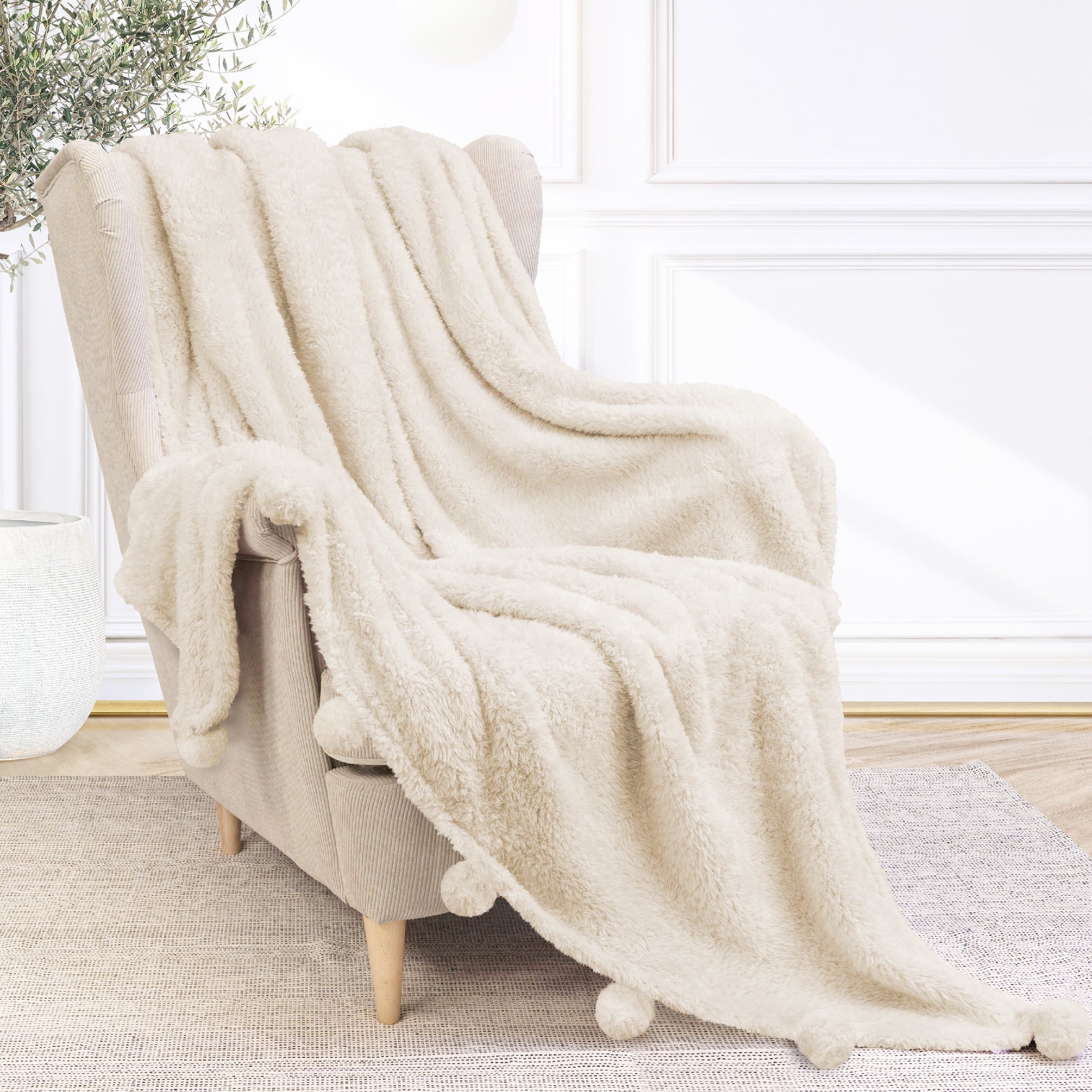 Super Soft Flannel Ivory Cream Sherpa Throw Blanket with Soft Pom Pom Fringe, Plush Cozy Warm Blankets for Couch Bed Sofa, Fuzzy Fleece ... - Super Soft Reversible Sherpa Flannel Blanket Detail