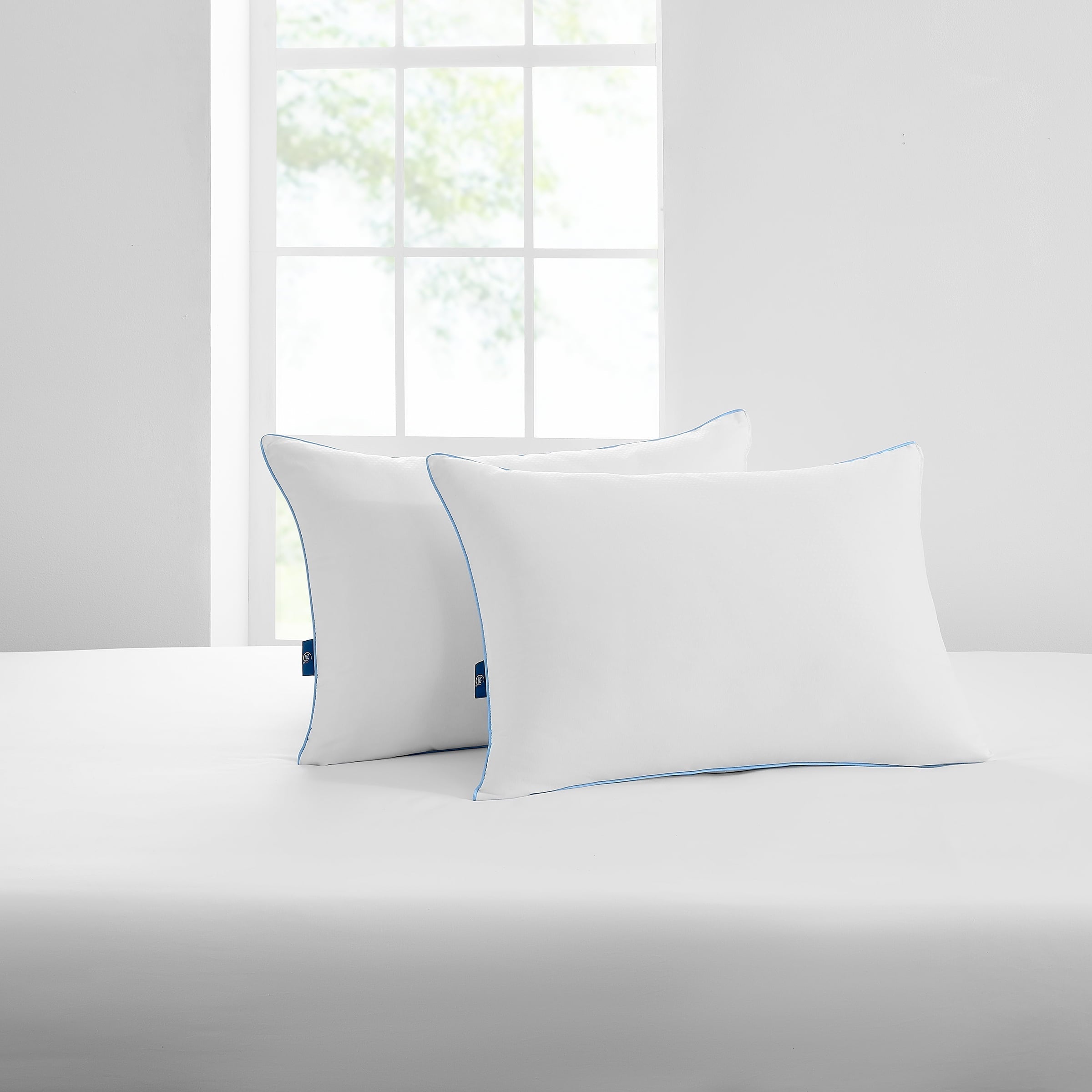Hotel Collection Cool Nites Bed Pillow, Standard/Queen, 2 Pack - Ergonomic Memory Foam Pillow for Neck Pain Support Detail