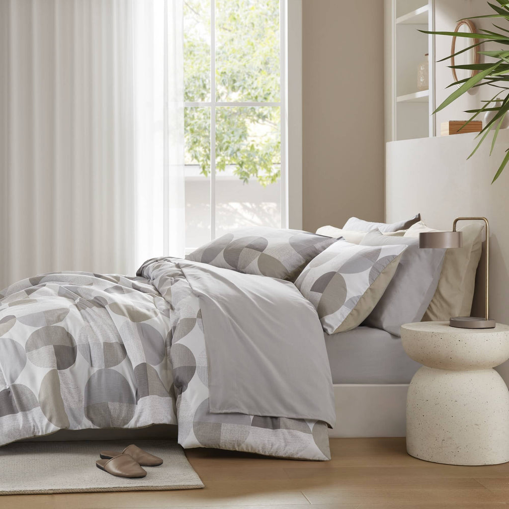 Heavyweight Warmth Full/Queen Size Comforter Set, Tan/Gray Bedding Set for All Seasons, 3-Piece Round Geometric Print Bedding Comforter Set - Cloud-Like Soft Lightweight Bed Comforter Detail