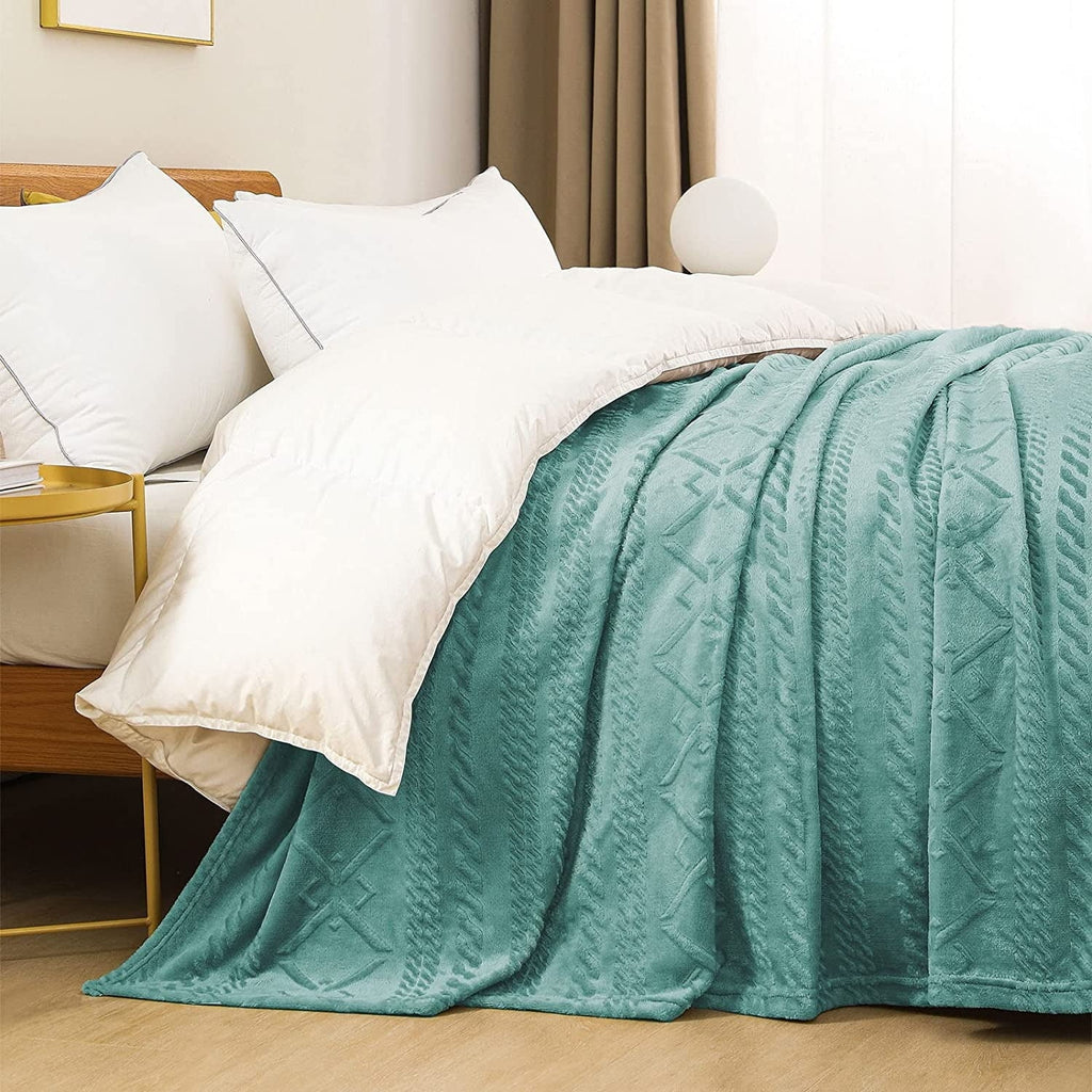 Lightweight Warm Queen Size Soft Bed Blanket, Warm Fuzzy Luxury Bed Blankets, Decorative Geometry Pattern Plush Throw Blanket for Bed,... - Lightweight Plush Warm Blanket for All Seasons Detail
