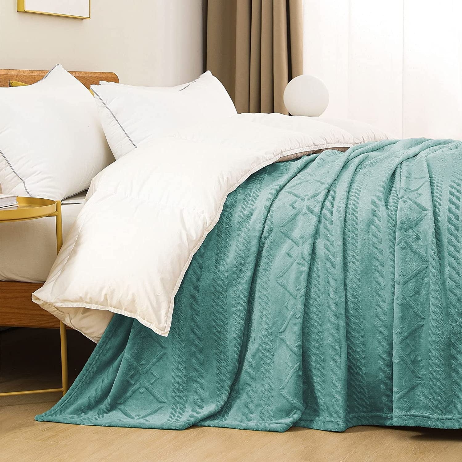 Lightweight Warm Queen Size Soft Bed Blanket, Warm Fuzzy Luxury Bed Blankets, Decorative Geometry Pattern Plush Throw Blanket for Bed,... - Lightweight Plush Warm Blanket for All Seasons Detail