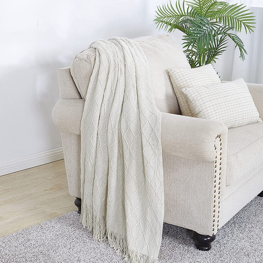 Cozy Fleece Rhombus Beige Throw Blanket, Soft and Lightweight, 50"x 60" - Super Soft Reversible Sherpa Flannel Blanket Detail