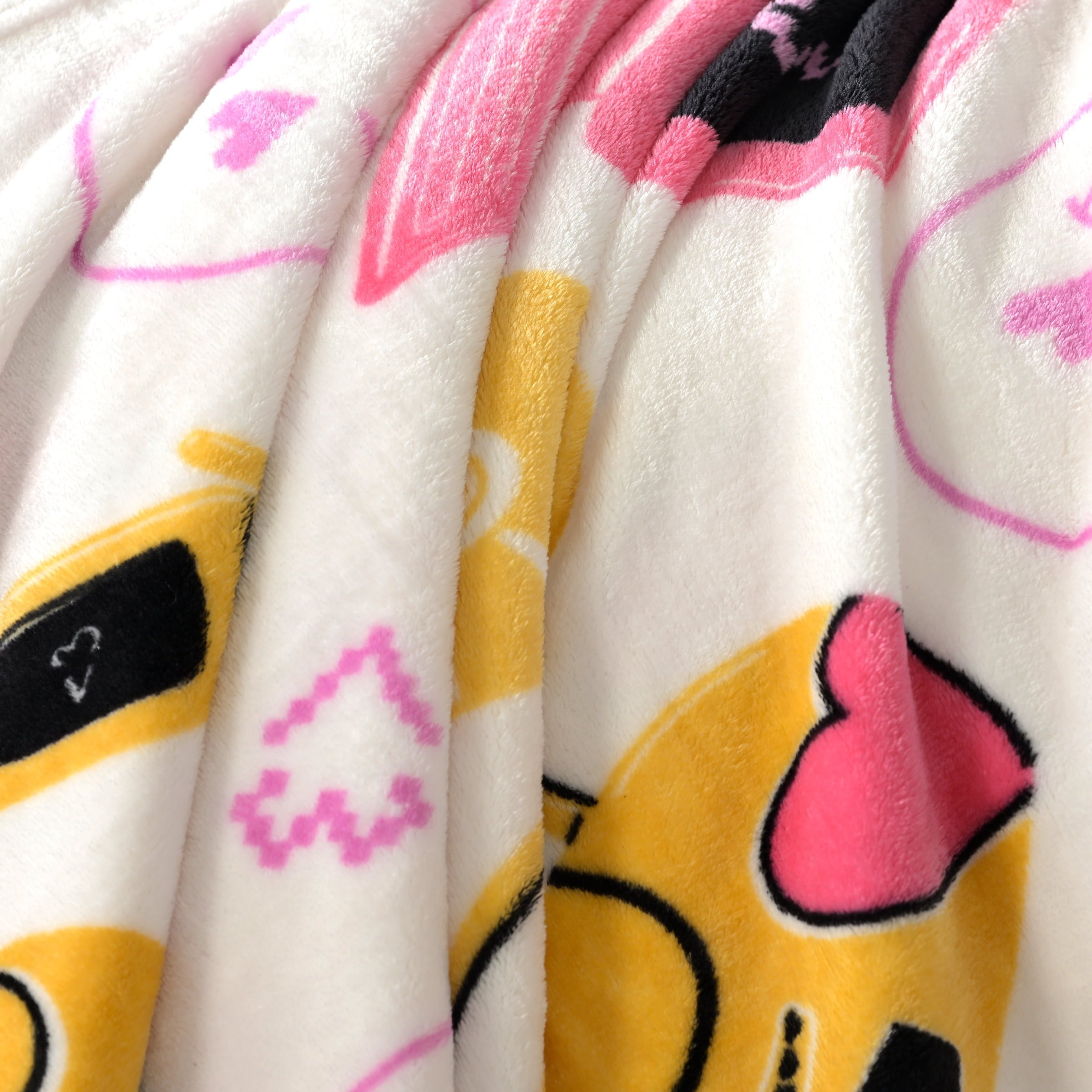 Reversible Sherpa WTC Hanging Plush Throw - Super Soft Reversible Sherpa Flannel Blanket Detail