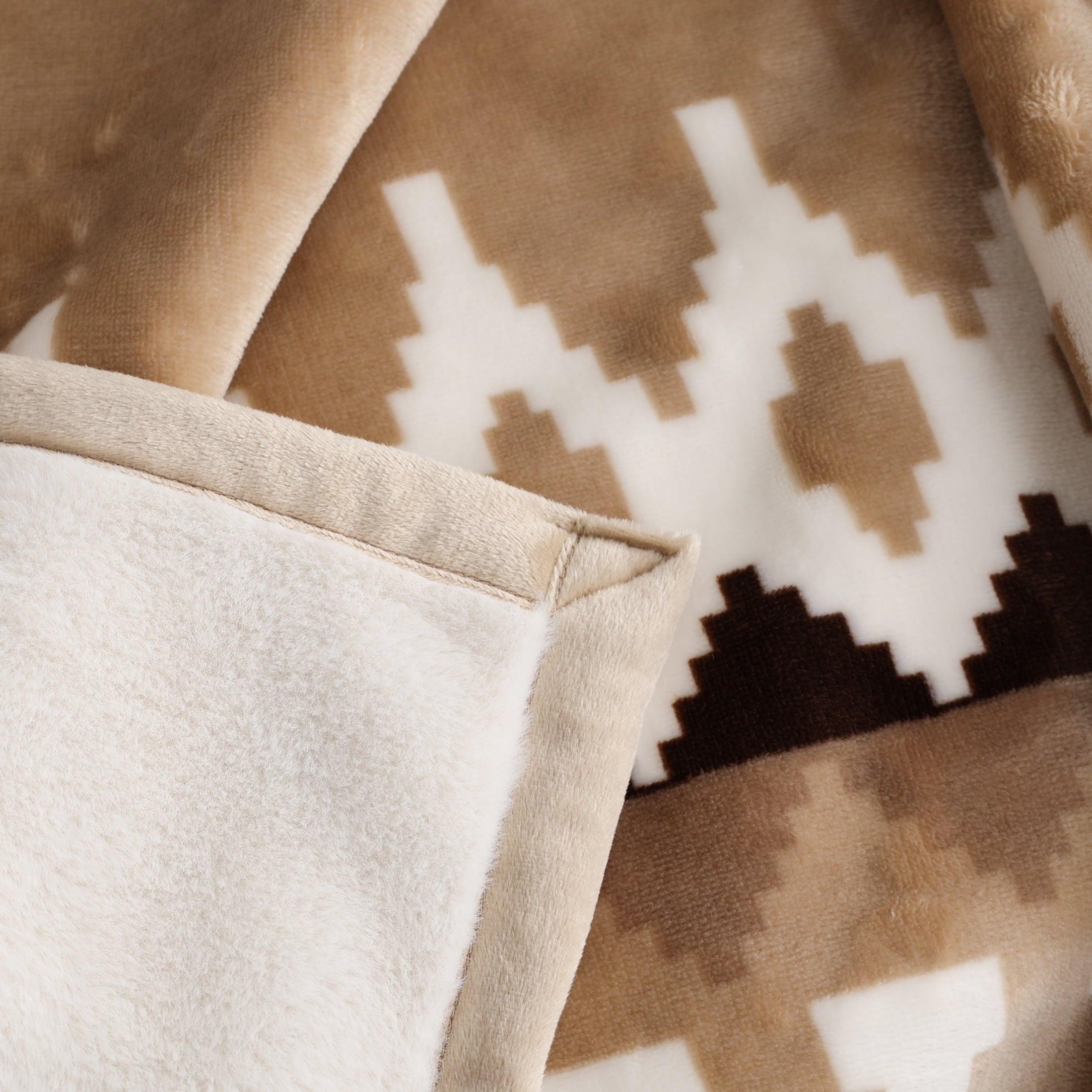 Lightweight Warm Printed Velvet Plush Reverse to Faux Fur Super Soft Throw Blanket, Oversized, Linder Border Beige - Cozy Fleece Throw Blanket for Couch & Bed Detail