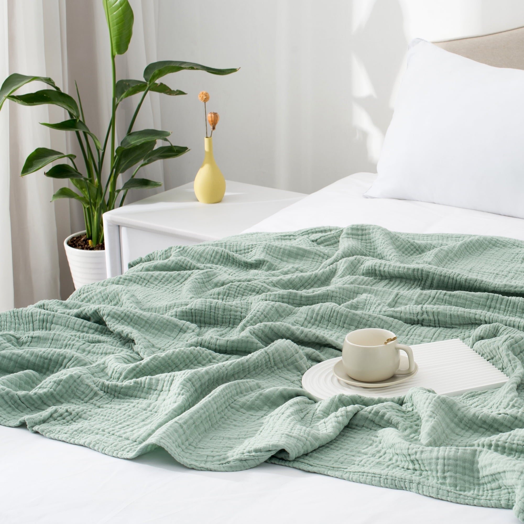 Reversible Sherpa 100% Cotton Muslin Throw Blanket Gauze Blankets for Adults Soft Throws for Bed and Couch, 50" x 70" Sage Green - Lightweight Plush Warm Blanket for All Seasons Detail