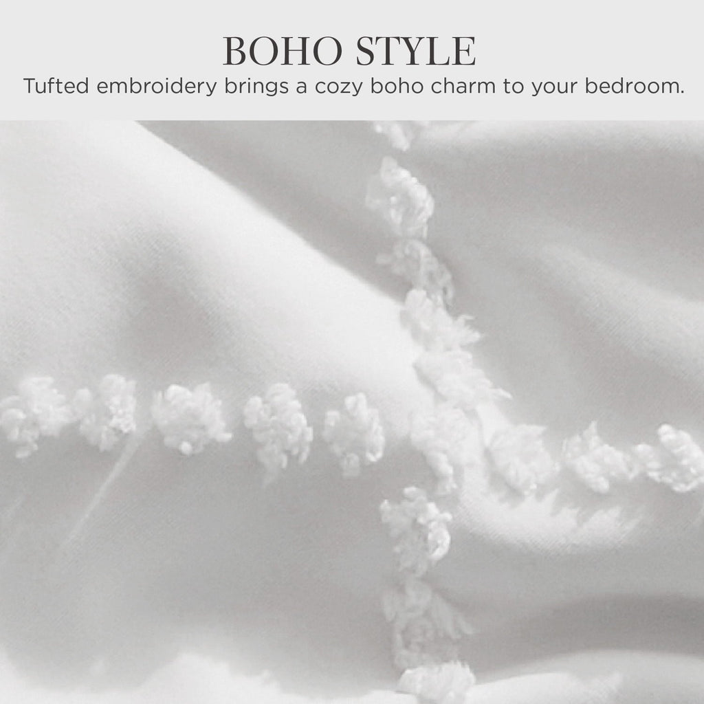Hypoallergenic Cloud Queen Comforter Set, Boho Tufted Shabby Chic Bedding Comforter Set, 3 Pieces Farmhouse Bed Set for All Seasons, White... - Cloud-Like Soft Lightweight Bed Comforter Detail