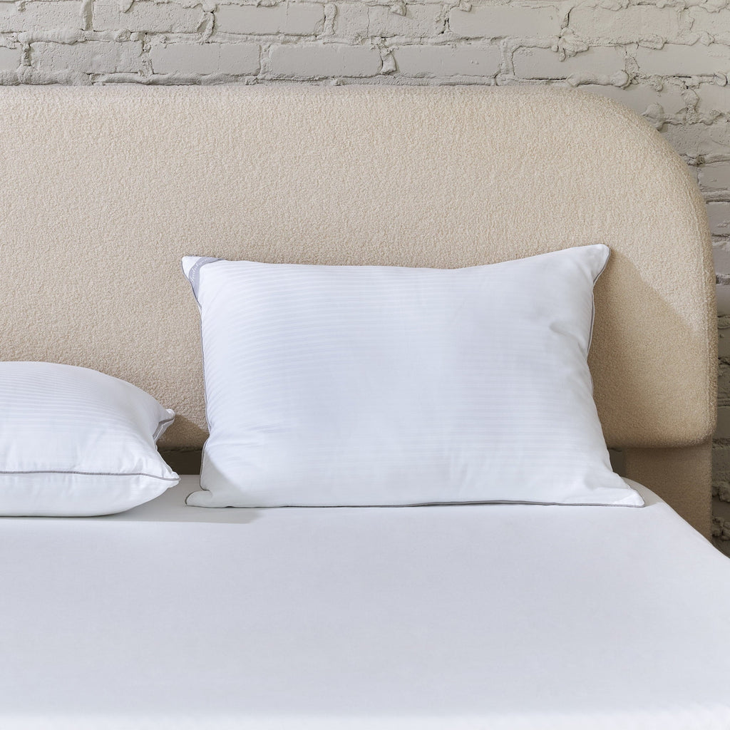 Orthopedic Support Down Alternative Bed Pillow, Standard/Queen - Hotel Quality Plush Sleeping Pillows Detail