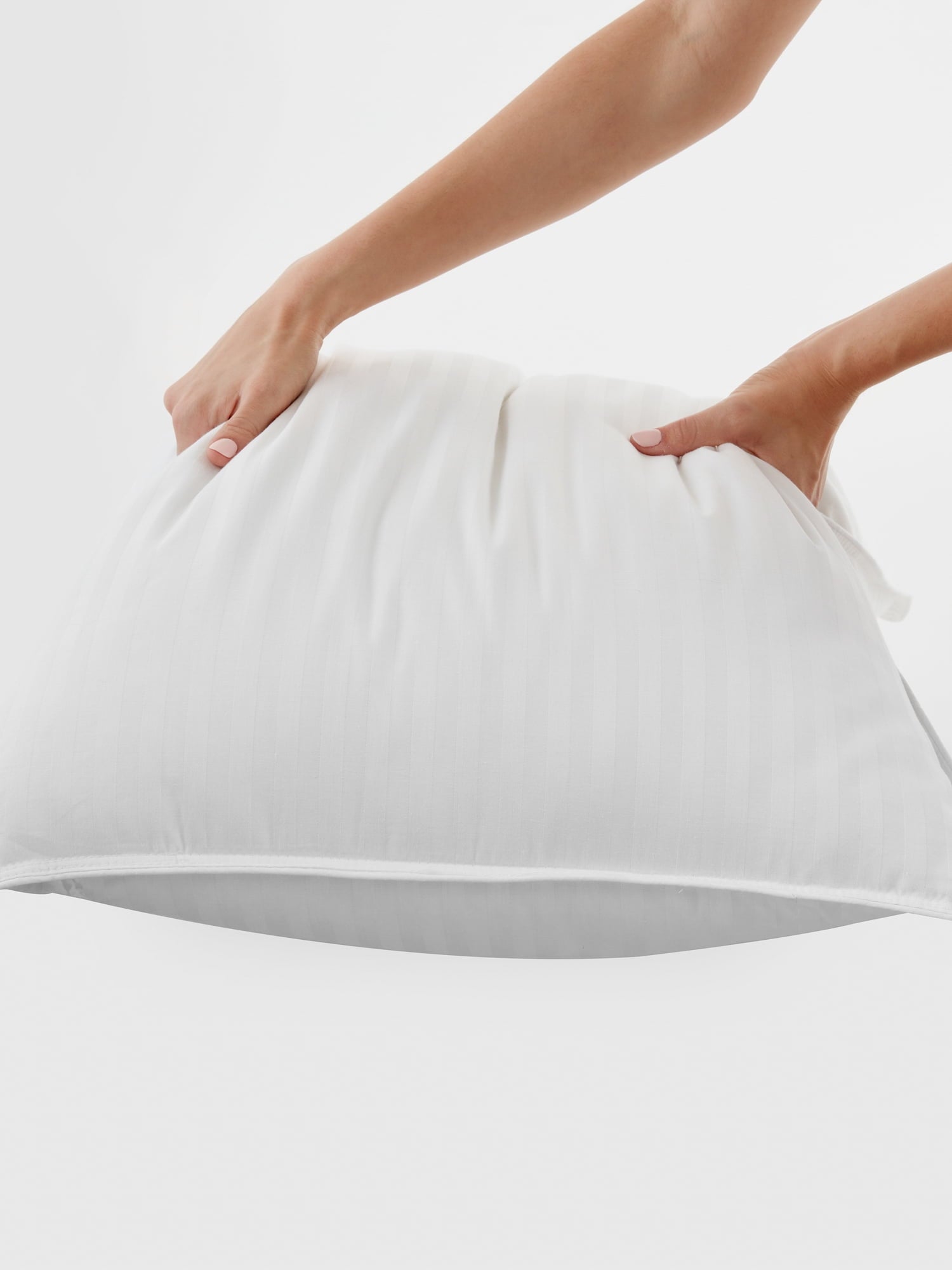 Ergonomic Memory Foam Bed Pillow 2-Pack Standard/Queen Size For All Sleep Styles - Back, Side and Stomach Sleepers - Hotel Quality Plush Sleeping Pillows Detail