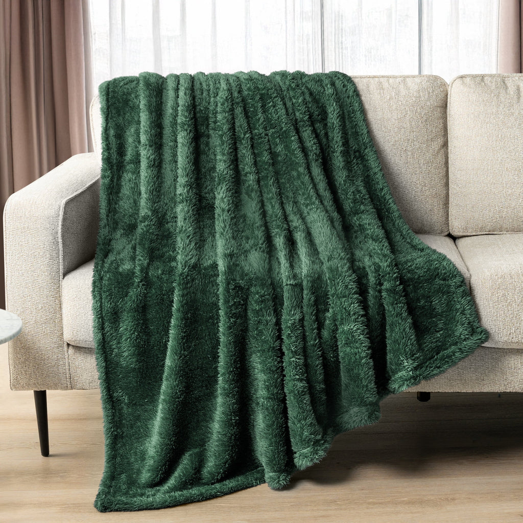 Reversible Sherpa Sherpa Throw Blanket For Couch Sofa, Emerald Green Fluffy Warm Plush Blanket for Bed, Cozy Super Soft Lightweight Thr... - Super Soft Reversible Sherpa Flannel Blanket Detail