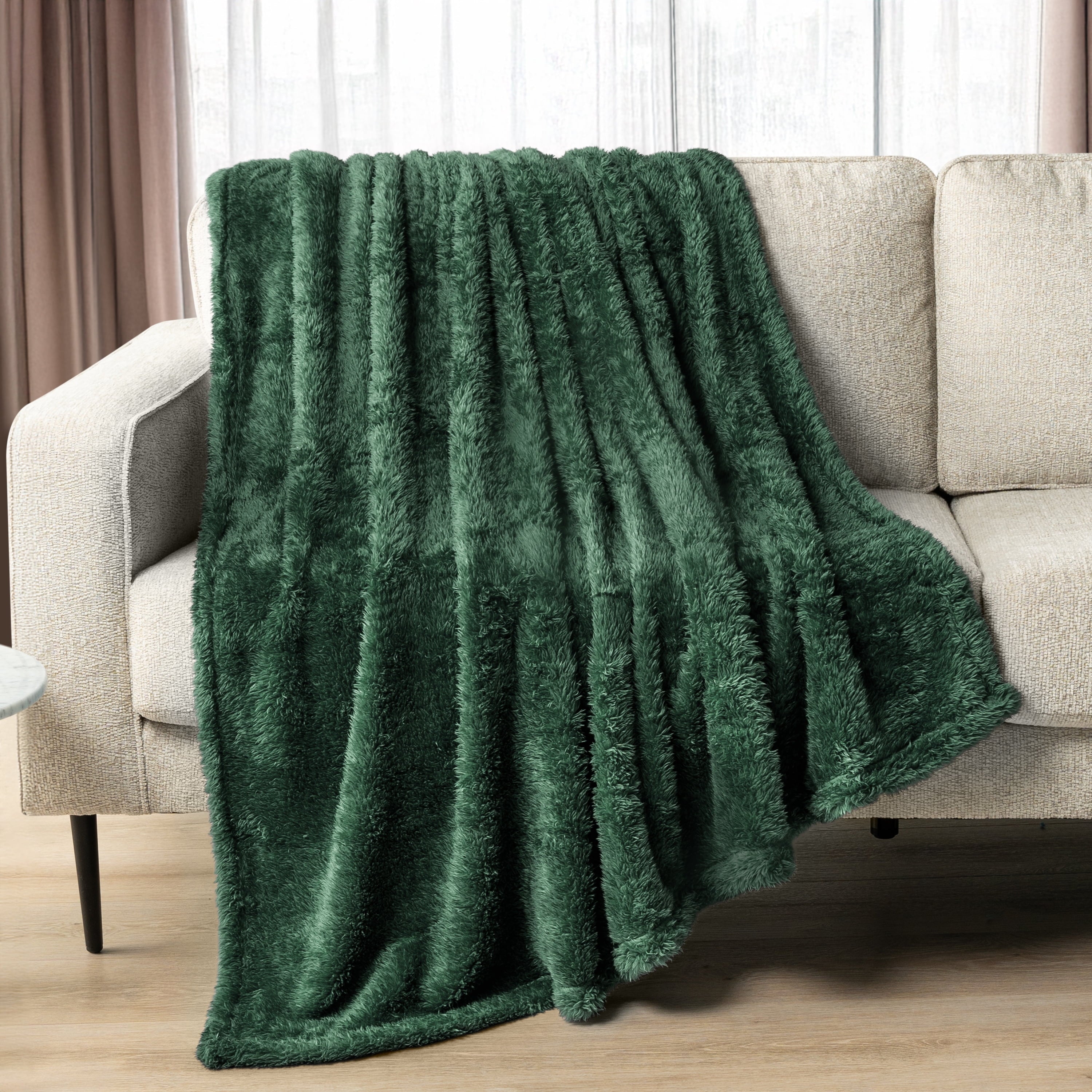 Reversible Sherpa Sherpa Throw Blanket For Couch Sofa, Emerald Green Fluffy Warm Plush Blanket for Bed, Cozy Super Soft Lightweight Thr... - Super Soft Reversible Sherpa Flannel Blanket Detail