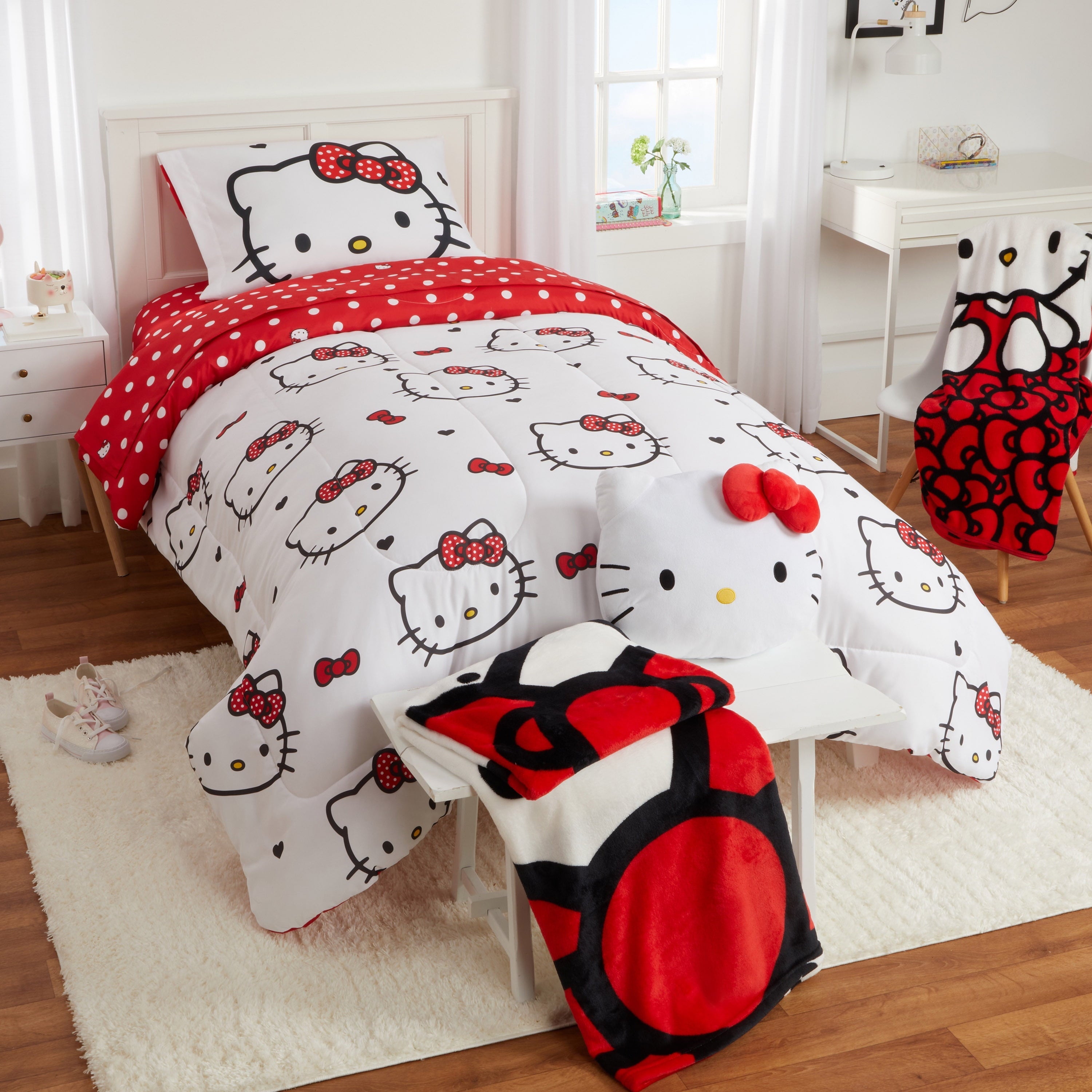 Lightweight Warm Kids Red White Print Fleece Throw Blanket, 46 x 60 - Luxury Knitted Decorative Throw Blanket with Fringes Detail